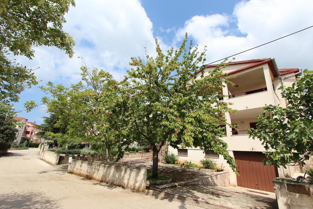 Rooms And Apartment Sanja Rovinj Exterior photo